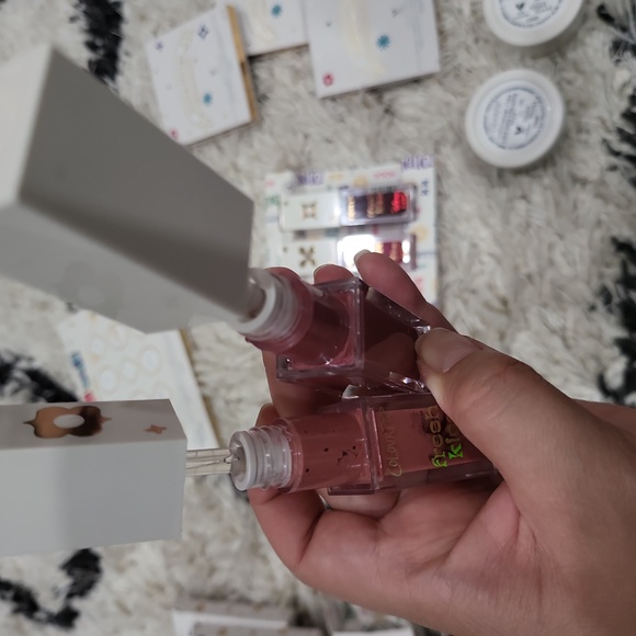 colourpop disney it's a small world makeup set - Picture 8 of 9